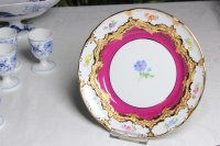 Meissen Kaffeegedeck mit Kuchenteller B-Form  reich an Rot mit Streublümchen 1.Wahl