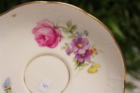 KPM Berlin Mokkatasse mit Blumen und Insektenmalerei 1.Wahl