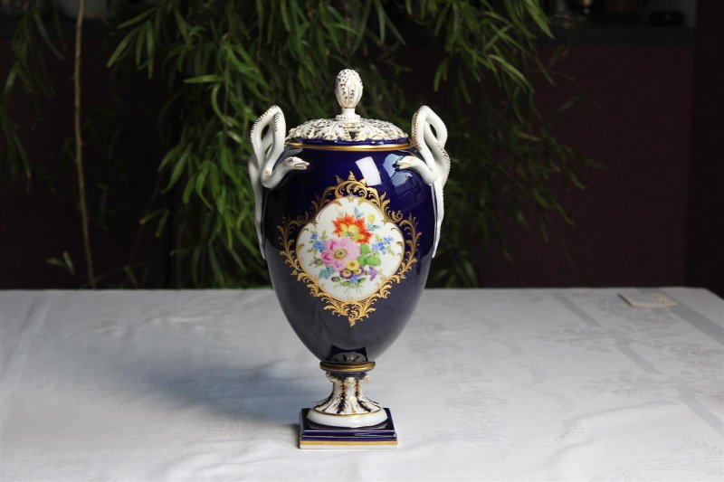 Meissen alte Bodenvase mit wunderschönen Blumenbouquet ca. 42 cm hoch 1.Wahl