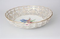 Meissen große Durchbruchschale  mit Blumendekor "Blume 3"