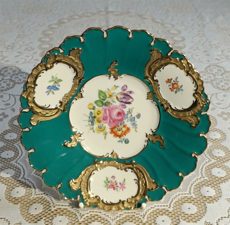 Meissen Prunkschale/Teller mit wunderschöner Blumenmalerei ca. 23,5 cm 1.Wahl