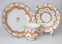 Meissen B-Form Kaffeetasse mit treublümchen Goldstaffage 1.Wahl