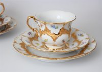 Meissen B-Form Kaffeetasse mit treublümchen Goldstaffage 1.Wahl
