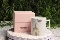 Lindt & Meissen Henkelbecher Form Berlin Dekor "Sweet Exotics"