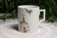 Lindt & Meissen Henkelbecher Form Berlin Dekor "Sweet Exotics"