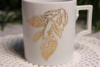 Meissen Henkelbecher Form Berlin Dekor "Pflanzenmotif in Gold" 1.Wahl TOP