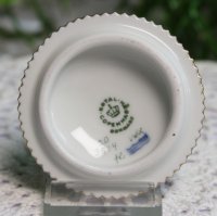 Royal Copenhagen seltene Deckeltasse / Cremetasse 3-teilig im Dekor "Flora Danica" 1.Wahl