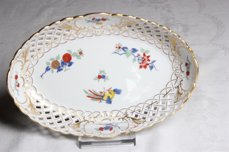 Meissen Durchbruch Schlale im Dekor Meissen Kakiemon Kupffarben Asiatisch Chinesische Blumen-Hahn-Wespenmalerei1.Wahl