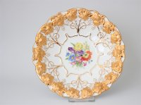 Meissen Prunkteller mit Goldenen Traubenblattrelief...