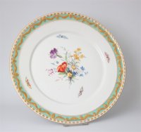 KPM Kollektion Kurland Gourmetteler Dekor 73 Blumen und Insekten 28,5 cm