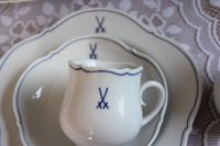 Meissen Kaffeetasse 3tlg. Form großer Ausschnitt Dekor blaue Schwerte 1.Wahl