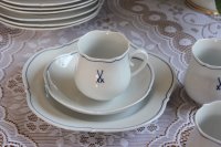 Meissen Mokka / Espressotasse 2tlg. in Kobaltblau mit Blumendekor und Goldrand 1.Wahl