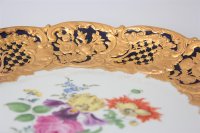 Meissen Prunkteller als Paar mit Blumendekor, Relief und Goldstaffage 1.Wahl