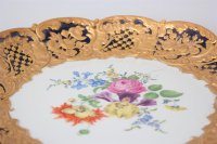 Meissen Prunkteller als Paar mit Blumendekor, Relief und Goldstaffage 1.Wahl