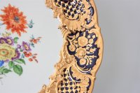 Meissen Prunkteller als Paar mit Blumendekor, Relief und Goldstaffage 1.Wahl