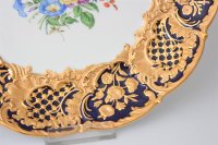 Meissen Prunkteller als Paar mit Blumendekor, Relief und Goldstaffage 1.Wahl
