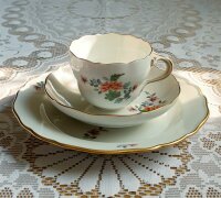 Meissen Kaffeegedeck mit Kuchenteller Dekor „Indisches Blumenmotiv mit Goldrand“ 1.Wahl