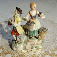 Seltene Meissen Figurengruppe „Winzerpaar beim...