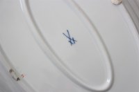 Meissen Durchbruch Schlale im Dekor „natürliche Blumenmalerei mit Schmetterling und Goldrand 1.Wahl