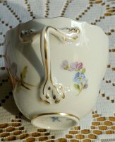 Meissen Mokkagedeck mit Biskuit und Kuchenteller im Dekor „natürliche Blumenmalerei mit Schmetterling und Goldrand 1.Wahl