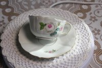 Meissen Teetasse mit Untertasse im Dekor "Weiße Rose" TOP 1.Wahl