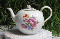 Meissen Kaffeetasse vierpassig Dekor "Streublümchen" 1.Wahl