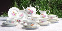 Meissen Kaffeetasse vierpassig Dekor "Streublümchen" 1.Wahl