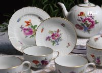 Meissen Kaffeetasse vierpassig Dekor "Streublümchen" 1.Wahl