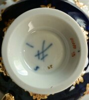 Meissen Mokka / Espressotasse in der beliebten "B-Form" in Kobaltblau mit Streublümchen 1.Wahl
