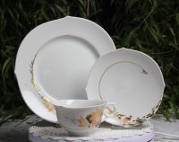 Meissen Kaffeegedeck 3-teilig mit floralem Dekor in der Form "Wellenspiel" 1.Wahl